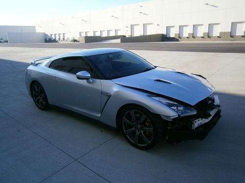 2009 nissan gt-r salvage amazing, runs and drives great