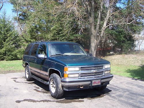Chevy tahoe 4x4 1995  clean, loaded