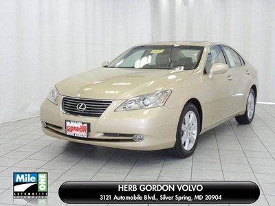 Es 350 front wheel drive well equipped low miles super clean!