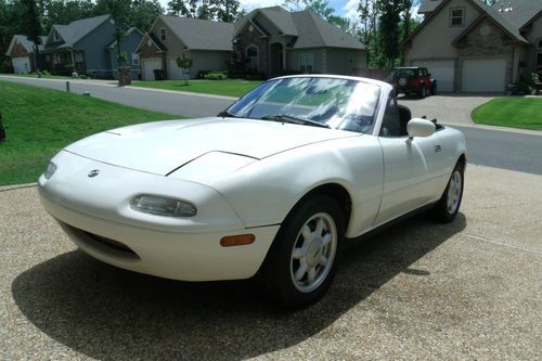 1995 mazda miata base convertible 2-door 1.8l