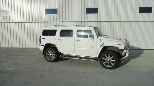 Hummer h-2, white, 4wd, dvd package, custom interior, 22 in rims, sun roof
