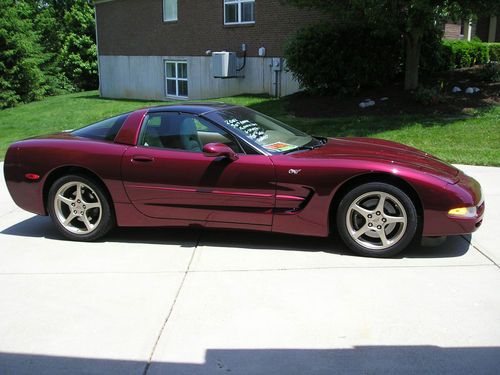2003 anniversary corvette  low low mies excellent new condition