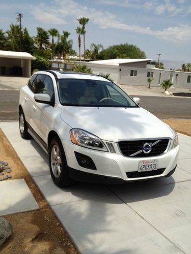 2010 volvo xc60 3.2 sport utility - ice white - excellent condition