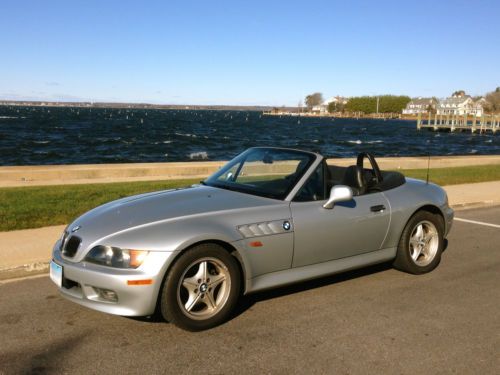 1998 bmw z3 roadster convertible 2-door 1.9l (low miles!)