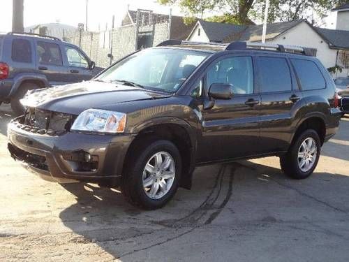 2011 mitsubishi endeavor awd salvage repairable  only 38k miles will not last!!!
