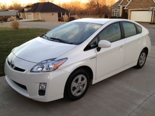 Toyota prius iv 2010 leather miles automatic new tires heated seats 1 owner