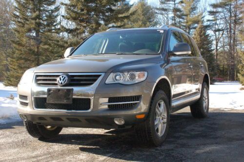 2008 vw touareg ii v6 awd grey with black interior, only 48k miles, clean carfax