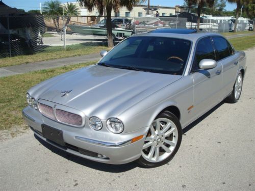 2004 jaguar xjr premium luxury sport sedan with great entertainment system