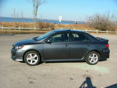 2012 toyota corolla s w/ navigation and backup camera - 5 speed manual