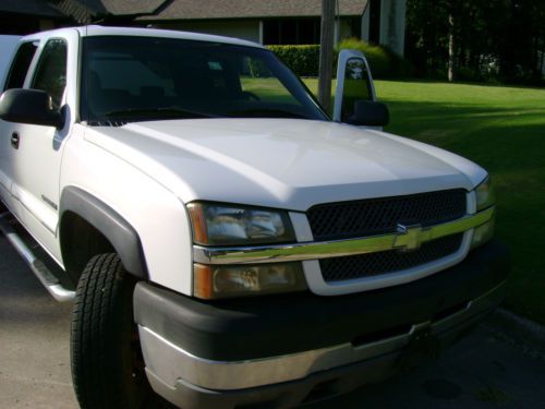 Crew cab, 2WD, 1 owner, extremely low miles, bed cap,, image 2