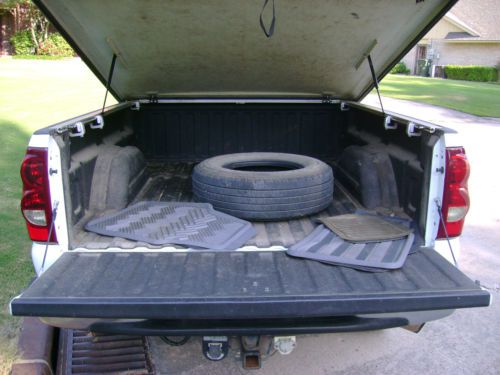 Crew cab, 2WD, 1 owner, extremely low miles, bed cap,, image 10