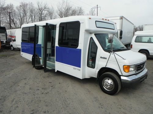 06 ford e-450 shuttle bus 144000 miles 14 passenger mint condition clean