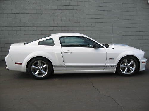 Mustang shelby gt 2007, private one owner, 6621 miles! better than new!