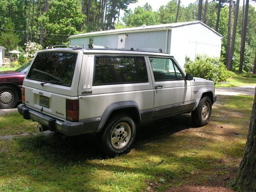 Sell used 1988 Jeep Cherokee Laredo Sport Utility 2-Door 4 ...