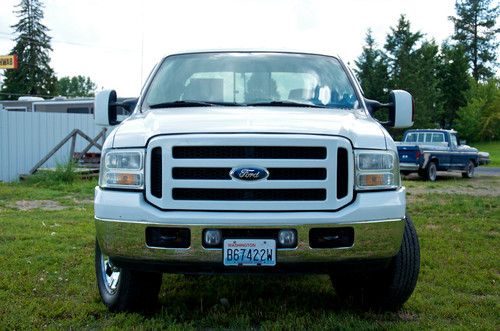2006 ford f350 super duty excellent condition!
