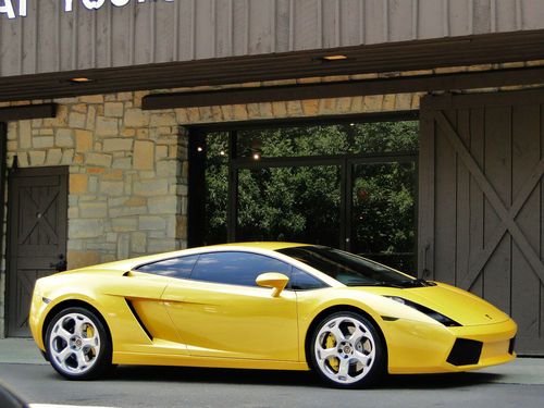 V10 6 speed manual stunning giallo midas, only 12k miles!