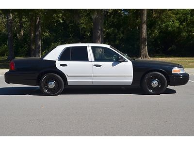 2009 ford crown victoria p71 police interceptor factory black / white low miles