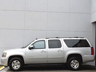 13 chevrolet suburban 4wd tv/dvd leather - 5 yr warranty - $605 p/mo, $200 down