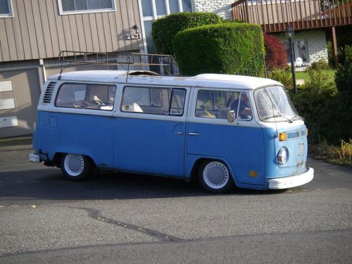 1973 vw bus with factory sunroof