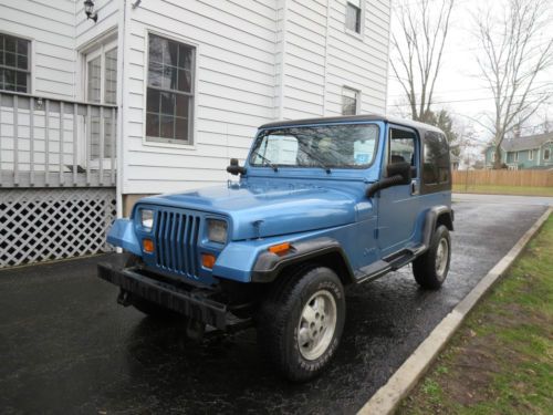 1988 jeep wrangler  4.2l 6 cylinder automatic only 68726 original low miles