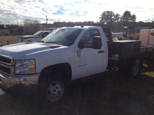 2011 chevy 3500hd with 12&#039; flat bed