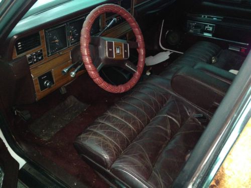 1988 lincoln town car base sedan 4-door 5.0l limo