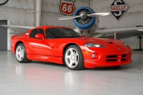 Gts coupe-rare 1 of 21 viper red w/ cognac-100% stock &amp; unmolested-3k miles!!!