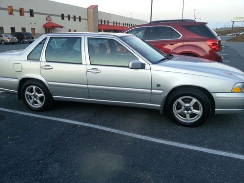 1999 volvo s70 awd sedan 4-door 2.4l