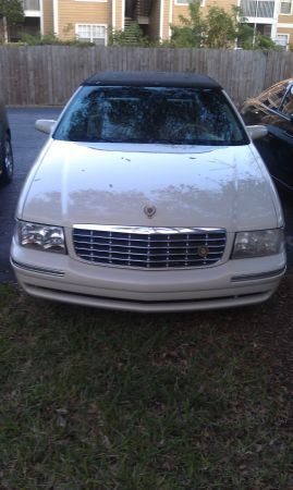 Gorgeous luxury 2001 cadillac deville sedan loaded with extras!