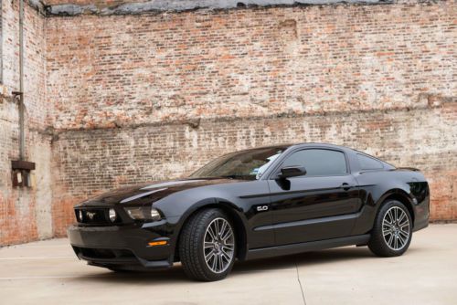 2012 ford mustang gt 5.0 premium coupe 6 speed manual (black)