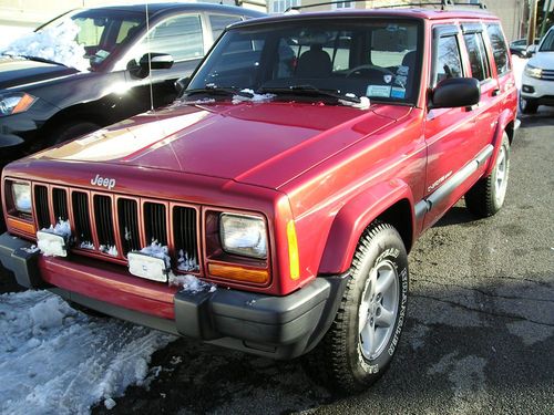 Super clean 4-wd cherokee sport-nice color combo !!! no/reserve !!