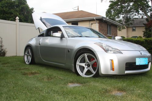 2004 nissan 350z touring coupe 2-door 3.5l