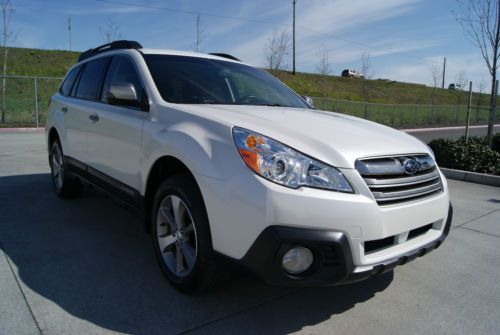2013 subaru outback 2.5i special appearance. 14k miles. satin white. nicest car!