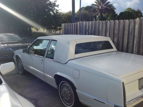 1990 cadillac deville base coupe 2-door 4.5l white interior digital dash