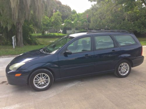 2003 ford focus wagon, 142,000miles (carfax included)