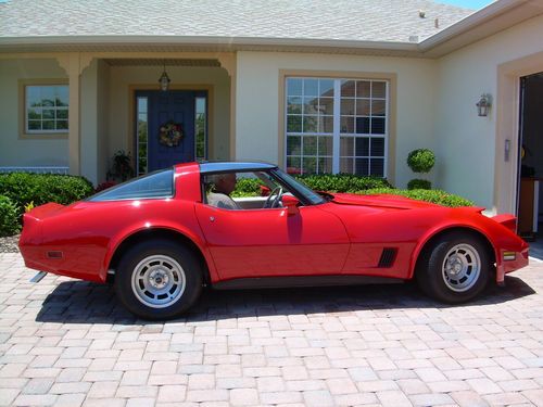 1981 corvette, beautiful red paint, silver interior, low miles.