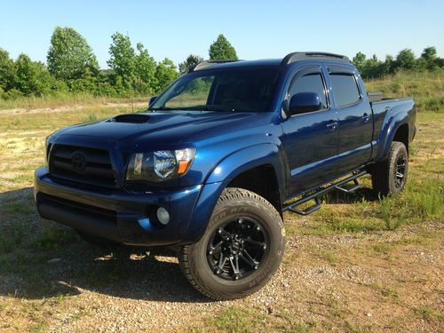 2006 toyota tacoma trd sport with lift and lots of nice upgrades