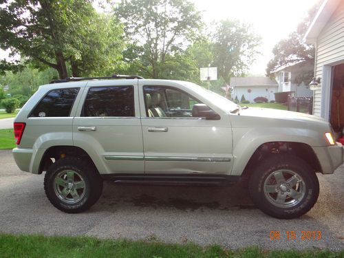 2007 jeep grand cherokee limited  5.7l w/ 3 inch lift