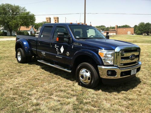 2012 ford f350 - like new condition and lightly used!