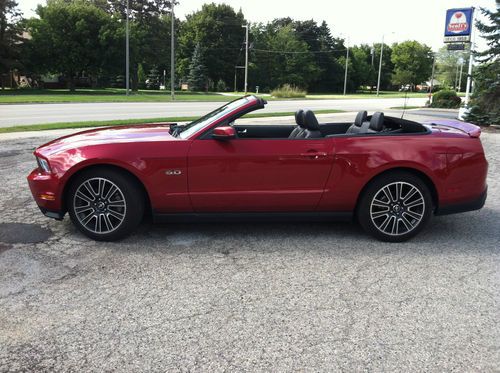 2011 ford mustang gt convertible 2-door 5.0l