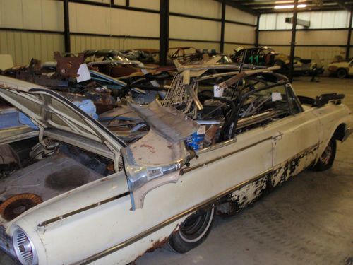 1961 ford galaxie sunliner convertible project car.