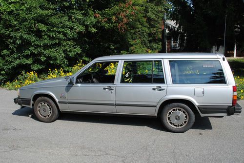 1988 volvo 740 gle wagon 4-door 2.3l
