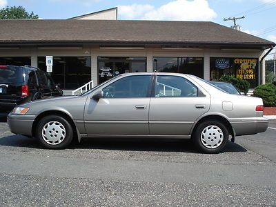 No reserve 1999 toyota camry le 2.2l 4-cyl auto handyman's special