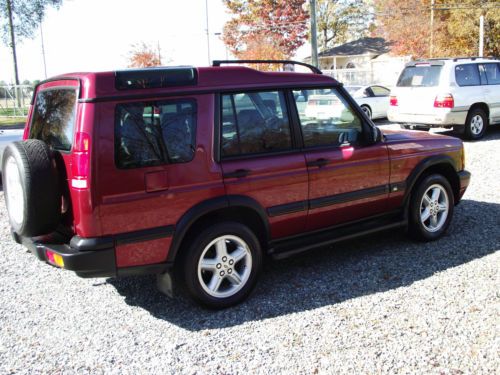 Beautiful discovery, awesome color.  excellent condition...dual sun roofs