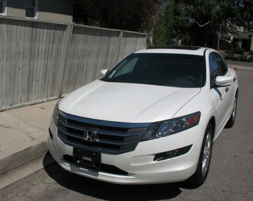 2010 pearl white honda accord crosstour ex-l with navigation