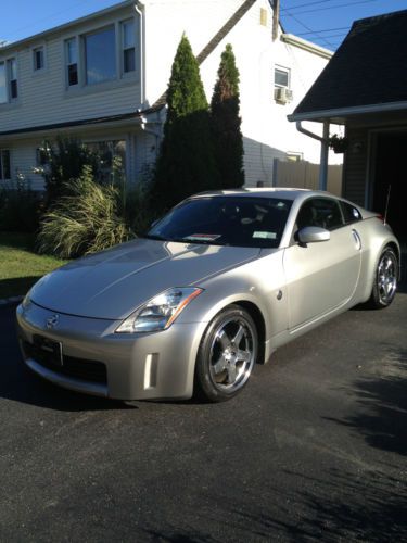 2005 nissan 350z enthusiast coupe 2-door 3.5l -- 66k miles -- attract attention