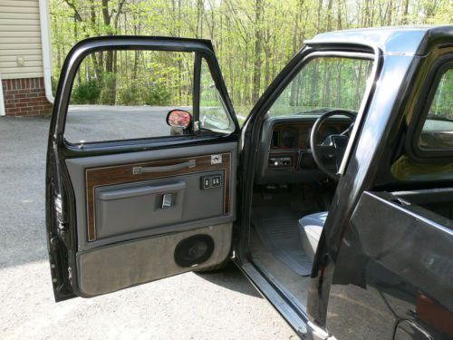 1985 Dodge Ram 1500 with 440,727 Trans and a 9" Ford Rear End, image 14