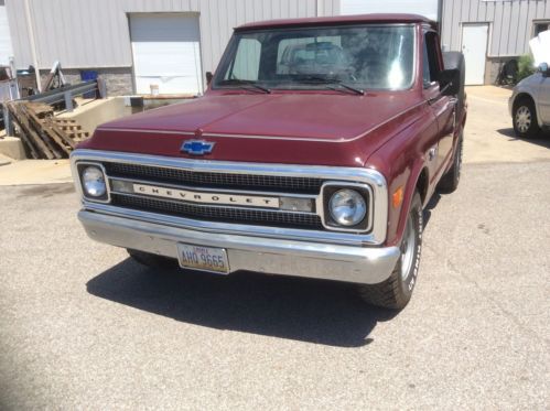 1969 chevy c/10 step side short bed very clean project truck  305 / 292