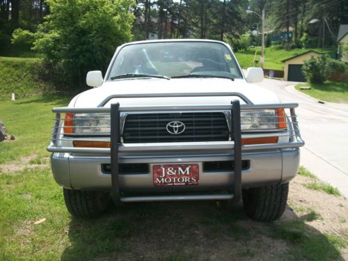 1997 Toyota Land Cruiser Base Sport Utility 4-Door 4.5L, image 3