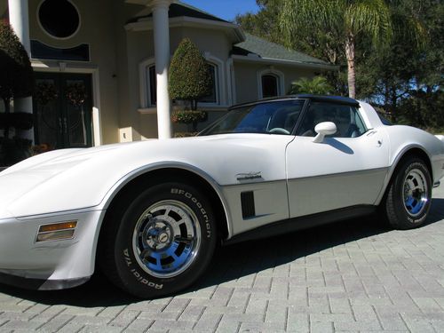 1982 chevrolet corvette coupe only 13,732 actual miles automatic t-tops florida